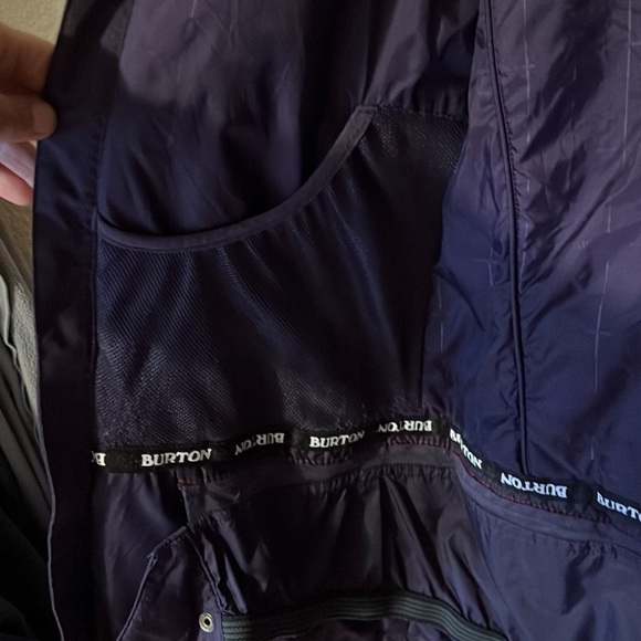 Women’s Burton Snowboard Jacket - Picture 7 of 12